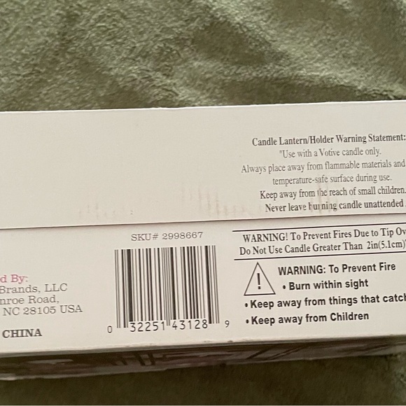 New Interiors by design decorative candle holder set with frame and glass - Picture 3 of 6